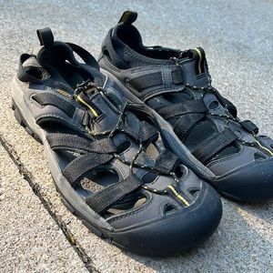 Men’s Keens Sandals in Excellent Condition!